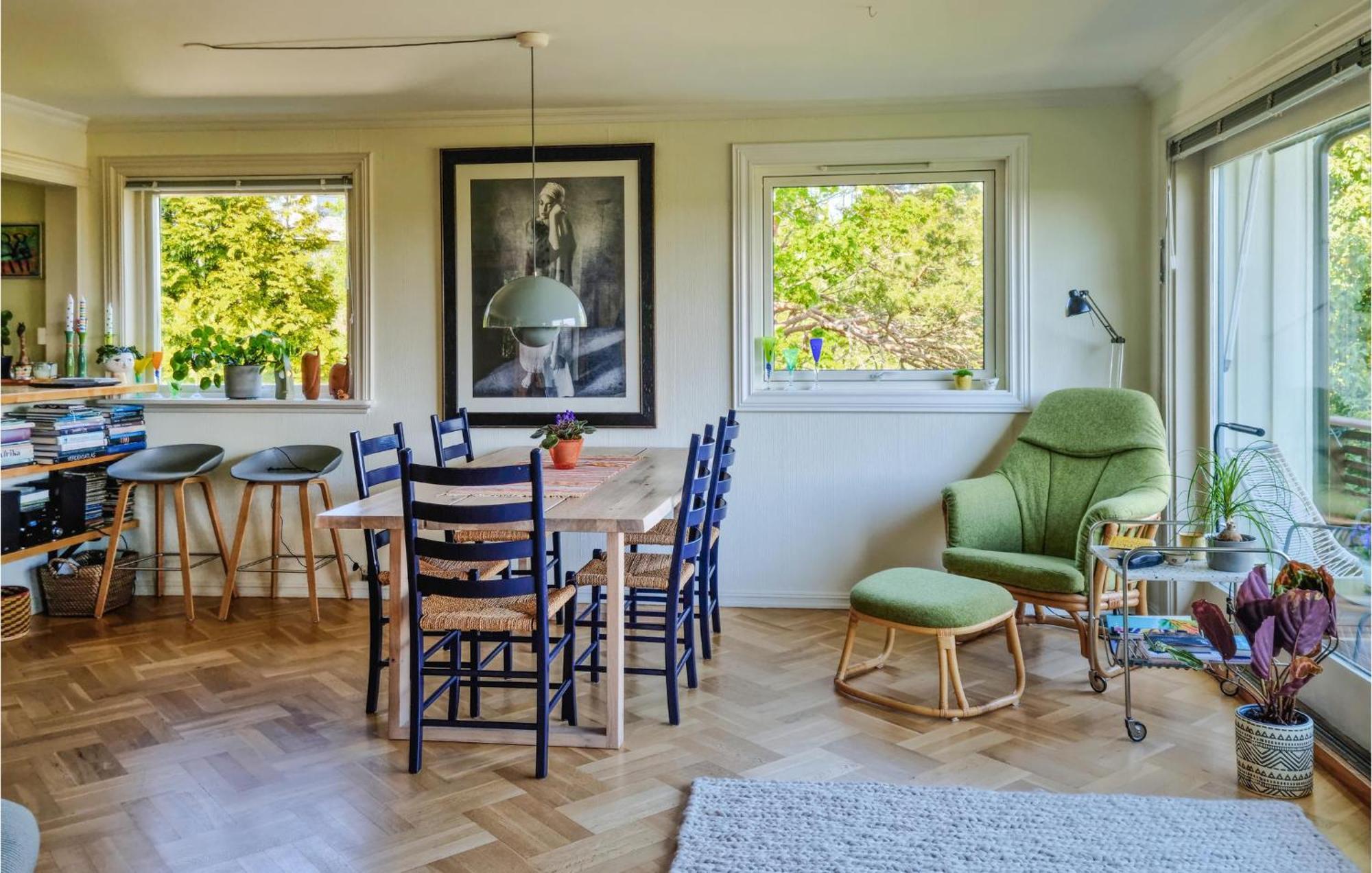 Gorgeous In With Kitchen Holiday home *